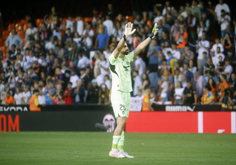 La emotiva carta de Mamardashvili para despedirse del Valencia: «Este club merece estar en la élite»